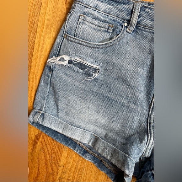 PacSun Mom Shorts Size 28 Distressed Wash Cuffed High Waisted Denim Jean Shorts - Picture 3 of 7